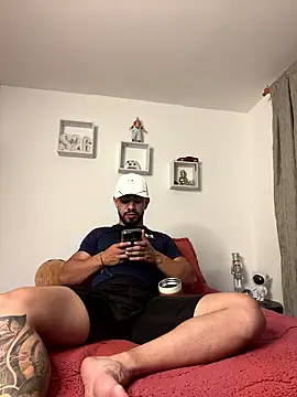 Ezzio Scolaro online show from January 14, 2:17 am