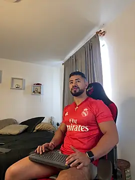 Ezzio Scolaro online show from March 11, 9:21 pm