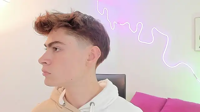 Sam Clark online show from November 4, 3:16 am