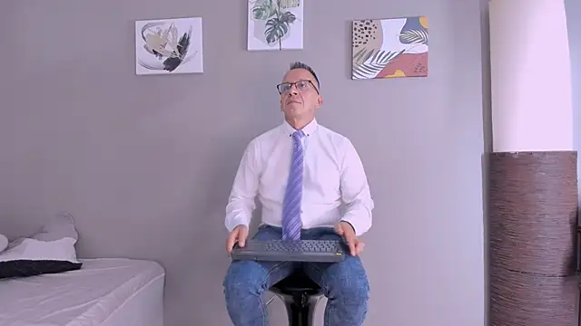  axelking  online show from October 20, 11:43 am