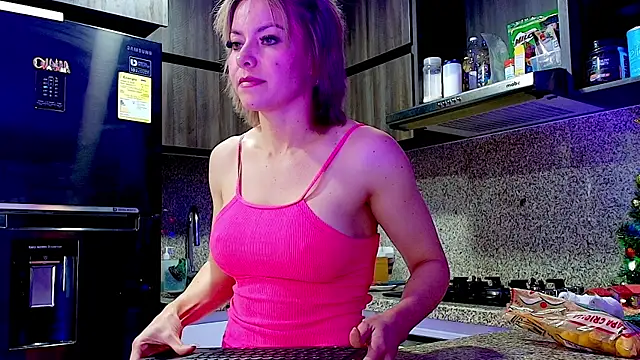 Snapshot of LADY_S10 chatting on November 14, 10:29 pm LADY S10 online show from November 14, 10:29 pm