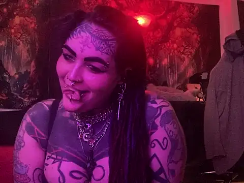 Snapshot of nyxvelon chatting on April 6, 7:48 pm nyxvelon online show from April 6, 7:48 pm