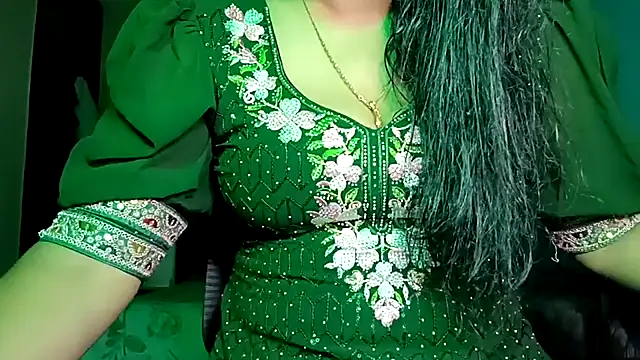 horny milf couple online show from May 13, 6:05 pm