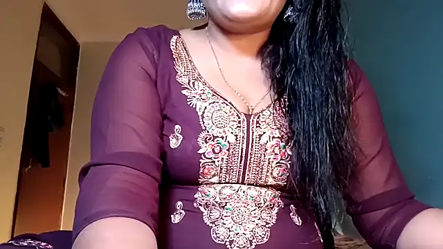 horny milf couple online show from June 6, 6:34 pm