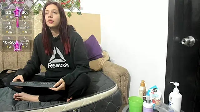 iisabella09 online show from December 22, 7:22 pm