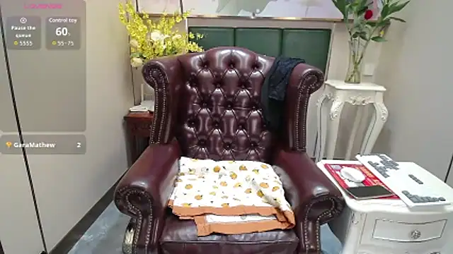 Snapshot of selinajuan chatting on October 25, 12:18 am selinajuan online show from October 25, 12:18 am