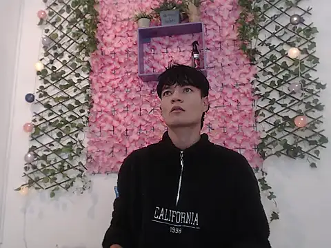 Snapshot of alex_russo__ chatting on October 16, 3:51 am alex russo online show from October 16, 3:51 am