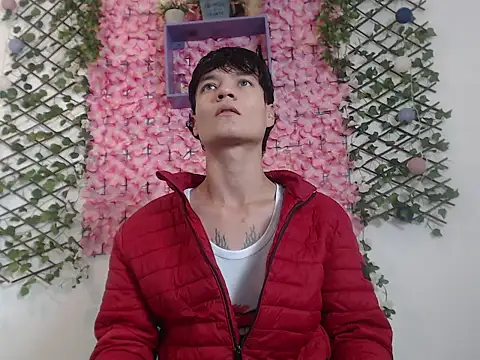 Snapshot of alex_russo__ chatting on October 18, 3:42 am alex russo online show from October 18, 3:42 am