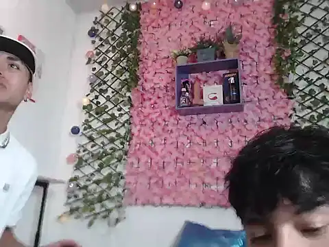 Snapshot of alex_russo__ chatting on October 19, 4:02 am alex russo online show from October 19, 4:02 am