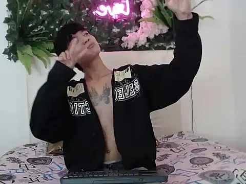 Snapshot of alex_russo__ chatting on October 23, 3:28 am alex russo online show from October 23, 3:28 am