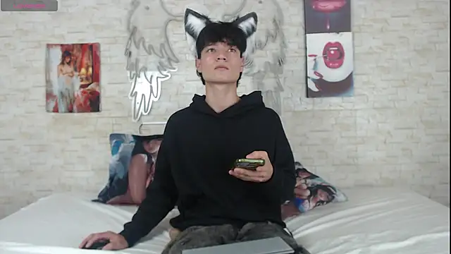 Snapshot of alex_russo__ chatting on November 15, 10:26 pm alex russo online show from November 15, 10:26 pm