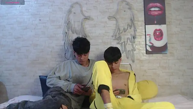 Snapshot of alex_russo__ chatting on March 19, 3:10 am alex russo online show from March 19, 3:10 am