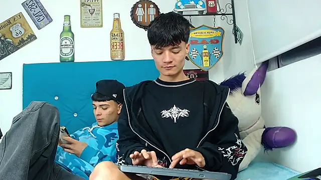 Snapshot of alex_russo__ chatting on March 27, 1:44 am alex russo online show from March 27, 1:44 am