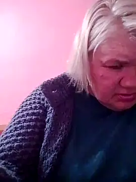 Snapshot of LusiyaGold5 chatting on October 11, 6:39 pm LusiyaGold5 online show from October 11, 6:39 pm