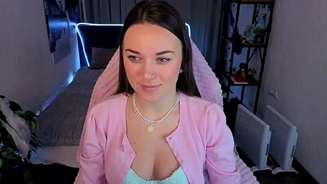 Madison Golden online show from November 6, 6:47 am