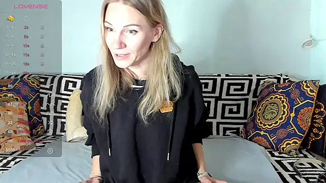 Snapshot of Amalia_Mio chatting on October 12, 8:02 am Amalia Mio online show from October 12, 8:02 am