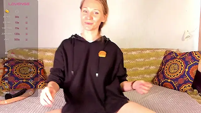 Snapshot of Amalia_Mio chatting on October 19, 8:04 am Amalia Mio online show from October 19, 8:04 am