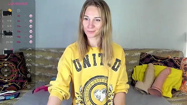 Snapshot of Amalia_Mio chatting on October 24, 10:11 am Amalia Mio online show from October 24, 10:11 am