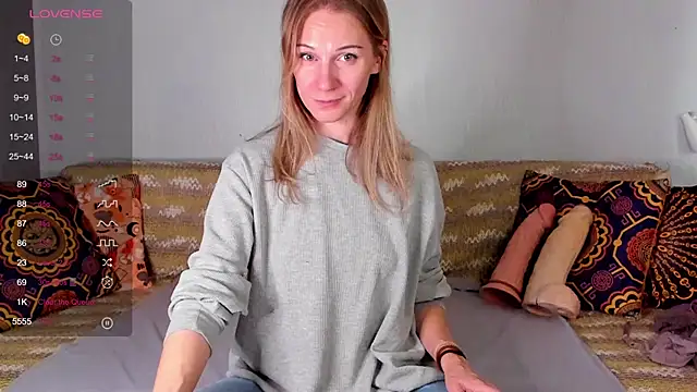 Snapshot of Amalia_Mio chatting on October 30, 8:16 am Amalia Mio online show from October 30, 8:16 am