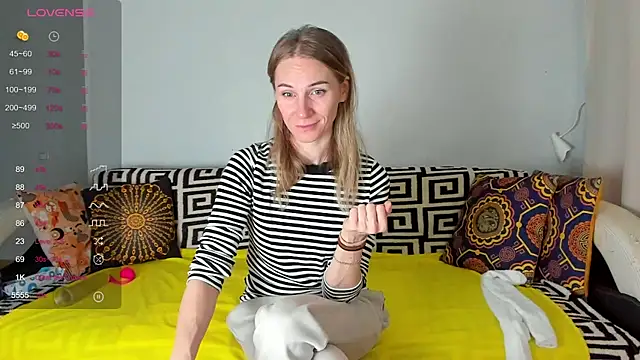 Snapshot of Amalia_Mio chatting on November 8, 7:41 am Amalia Mio online show from November 8, 7:41 am