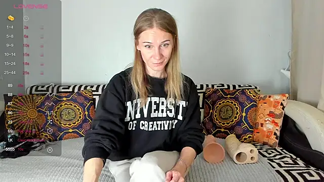 Snapshot of Amalia_Mio chatting on November 24, 8:03 am Amalia Mio online show from November 24, 8:03 am