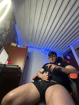 Snapshot of kaspar_6 chatting on April 4, 1:15 am kaspar 6 online show from April 4, 1:15 am