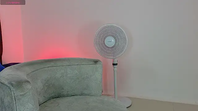 angel kyrozz online show from March 13, 7:20 pm