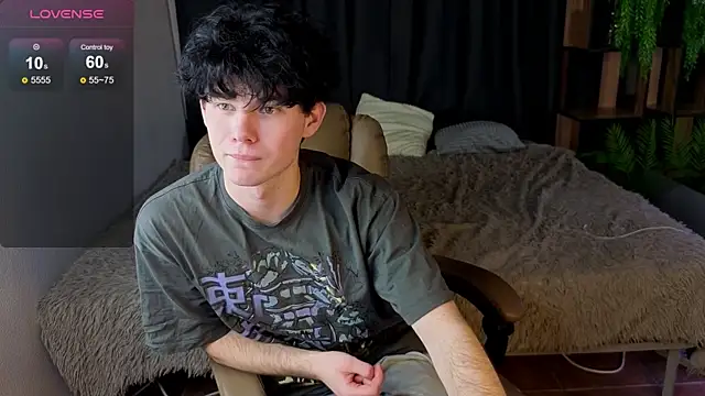 Snapshot of Cute_Mike chatting on November 3, 2:29 pm Cute Mike online show from November 3, 2:29 pm