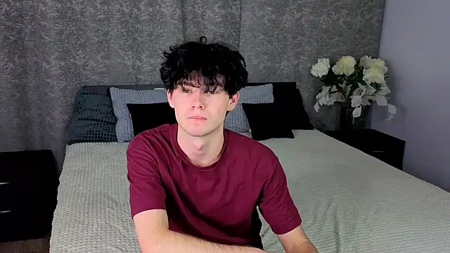 Snapshot of Cute_Mike chatting on November 12, 3:45 pm Cute Mike online show from November 12, 3:45 pm