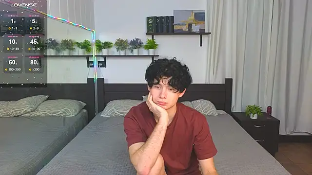 Snapshot of Cute_Mike chatting on November 26, 7:04 pm Cute Mike online show from November 26, 7:04 pm