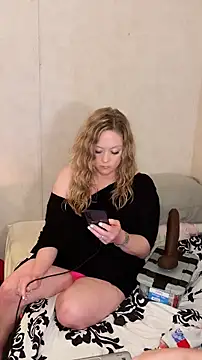 amandatheblondewife online show from July 17, 9:16 am