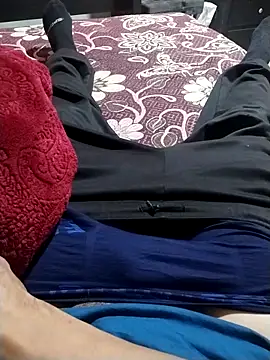 Snapshot of veintitres23 chatting on November 18, 8:52 am veintitres23 online show from November 18, 8:52 am