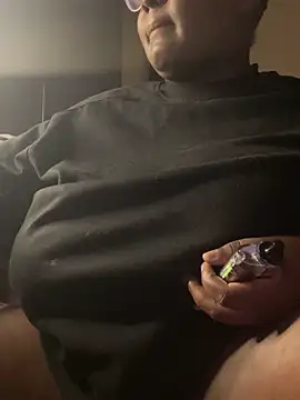 Chocolate-Baddie online show from October 4, 10:30 pm