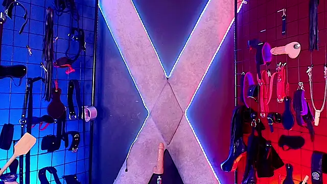 mranii queen bdsm  online show from February 10, 1:15 pm