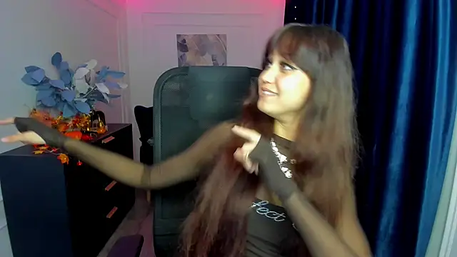 TiffanyYounge online show from October 25, 4:09 am