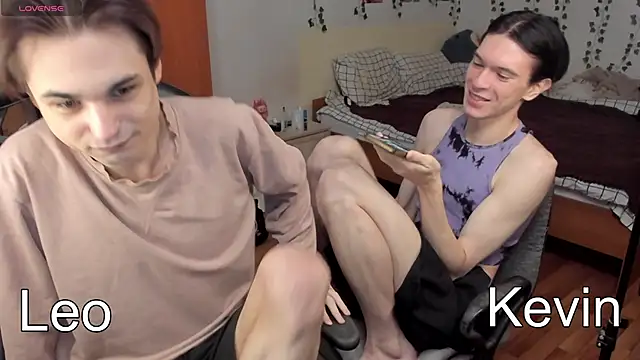 Snapshot of twink_boysss chatting on October 12, 2:38 pm twink boysss online show from October 12, 2:38 pm