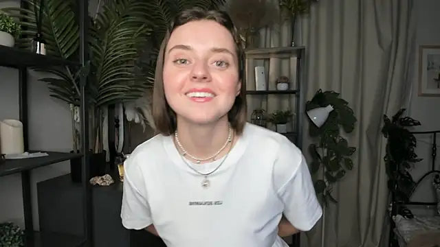 ThelmaJusto online show from October 19, 2:50 pm