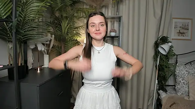 ThelmaJusto online show from October 23, 3:00 pm