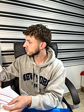 noah red online show from October 22, 11:59 pm