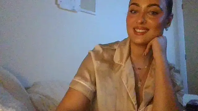 Snapshot of DommeMariaLopez95 chatting on December 17, 9:32 pm DommeMariaLopez95 online show from December 17, 9:32 pm