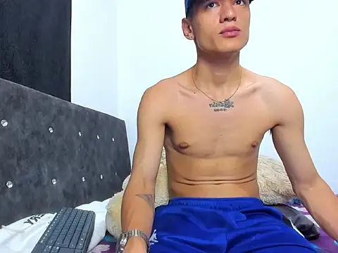 dylan navas online show from November 25, 2:11 am