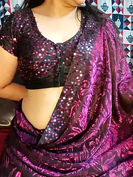 Snapshot of traditional_Jaanvi chatting on March 13, 1:56 am traditional Jaanvi online show from March 13, 1:56 am