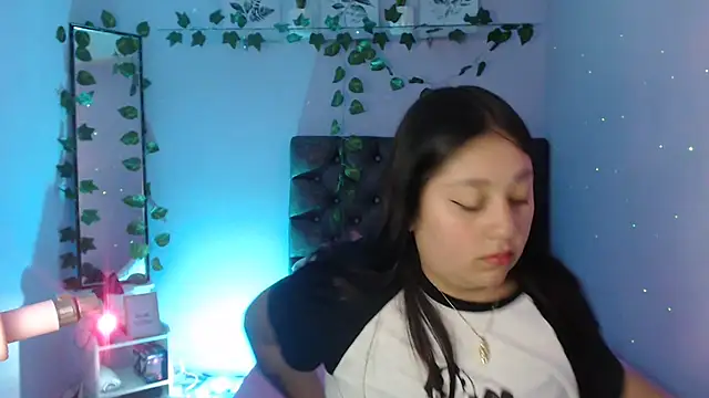 Snapshot of KOREN_JALAA chatting on February 13, 12:24 am KOREN JALAA online show from February 13, 12:24 am