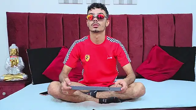 Timothe Evans online show from October 11, 8:51 pm