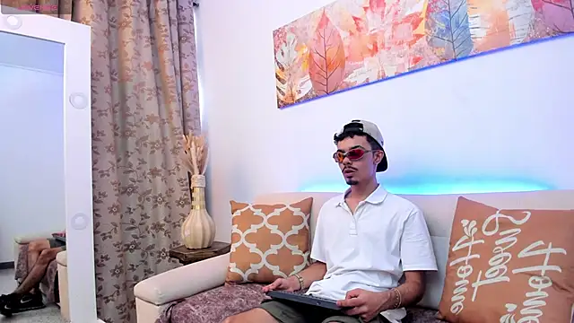 Timothe Evans online show from November 7, 7:36 pm