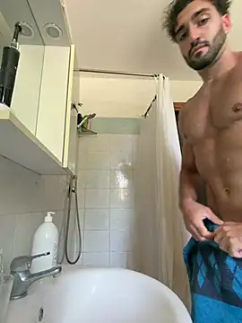 Al3xox02 online show from June 10, 10:36 am