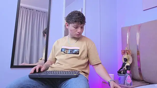 Leoo Miller online show from March 27, 12:27 pm