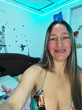 Snapshot of Keila10 chatting on October 14, 5:25 pm Keila10 online show from October 14, 5:25 pm