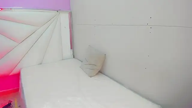 cielooo  online show from December 14, 8:57 pm