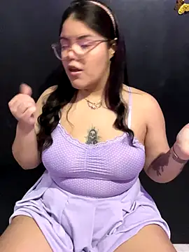 Snapshot of GabrielleMarsh1 chatting on October 13, 12:32 am GabrielleMarsh1 online show from October 13, 12:32 am